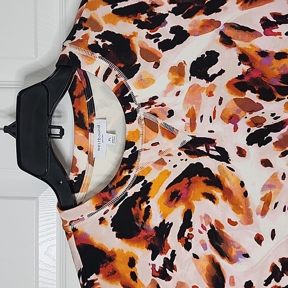 PLUS SIZE WESTBOUND WOMAN'S TOP - Picture 2 of 10